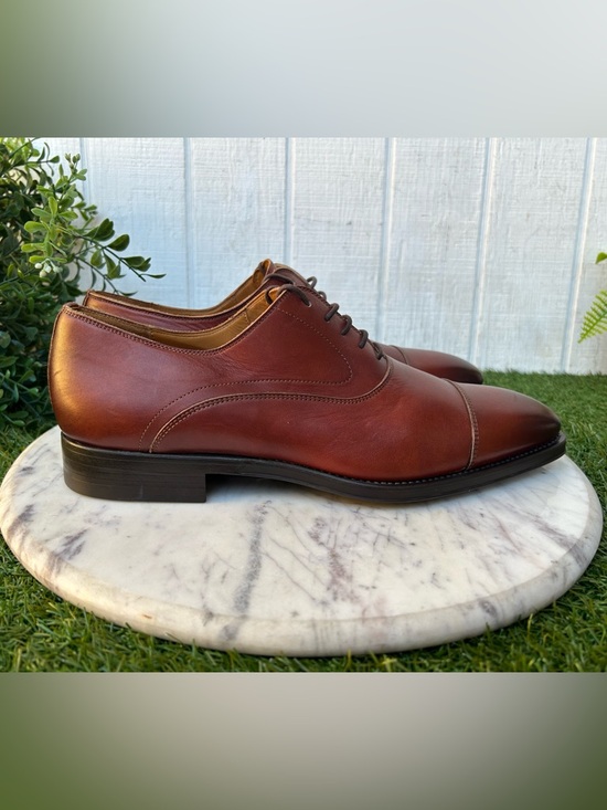 Magnanni Leather Oxford men 
$399 new 
Color: tabacco - Picture 5 of 16